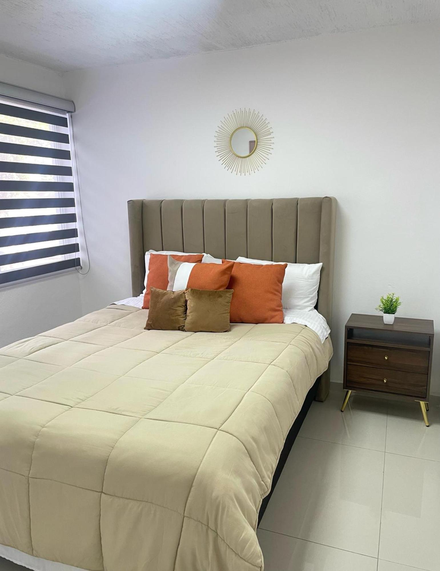 Suites Jacarandas 203 Guadalajara Eksteriør billede